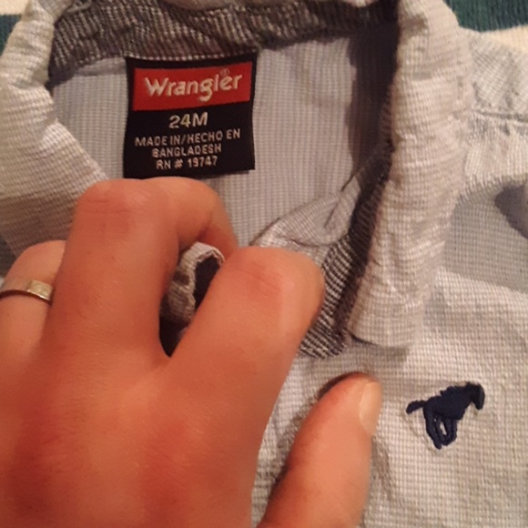 Lot of 3 boys 24 months onesies. - Picture 6 of 8